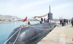 O savaş gemisi Antalya’da ziyarete açıldı