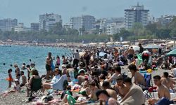 Bayram tatilinde Antalya’ya milyonluk gelir