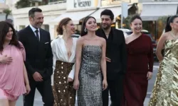 Cannes’te Kızılcık Şerbeti mutluluğu, Sıla Türkoğlu bayramı böyle kutladı, dizideki annesinden harçlık aldı