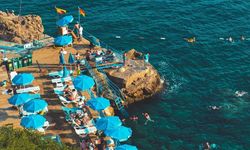 Şehir merkezinde bir tatil köyünü andıran Muratpaşa’nın 7 eşsiz plajı