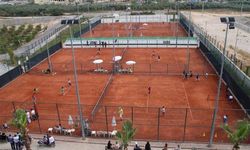 Kayseri’ye Antalya’dan müjdeli haber… Kayseri’ye 11 tenis kordu yapılacak