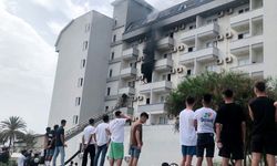 Alanya'daki otelde yangın çıktı… Sokağa döküldüler