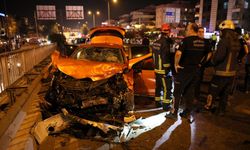 Refüjü aşan otomobille kafa kafaya çarpıştı: 5 yaralı