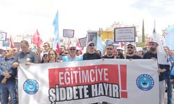 Öğretmenler Antalya’da ayağa kalktı… Antalya İl Milli Eğitim Müdürlüğü’nde eylem yapıldı