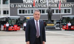 Antalya’daki ulaşım krizine Muhittin Böcek’ten videolu çözüm