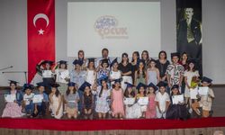 Antalya’daki ilk çocuk üniversitesi mezunlarını verdi