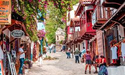 Antalya'nın turistik Kaş Belediyesi 155 dükkanını kiraya veriyor...  Belediyenin kasası para dolacak