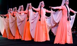 Turizm kenti Manavgat bu kez dünya danslarıyla renklendi