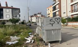 Antalya'nın sokakları çöpe esir oldu
