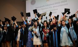 Akdeniz Üniversitesi 199 hemşireyi mezun etti