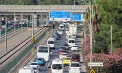 Aman dikkat! Tatilciler Antalya’yı terk ediyor…  Trafik kazalarına dikkat!