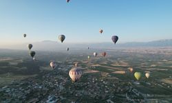 Bir günde 300 turist hep birlikte balonla yükseldi