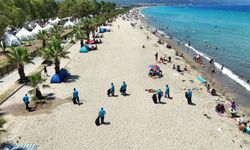Dünyaca ünlü sahilden tatilciler gitti çöpleri kaldı... Manzarayı görenler inanamadı!