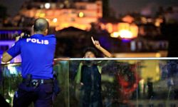 Seyir terasında intihara teşebbüs genci ikna çalışması saatler sürdü