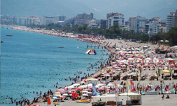 Antalya bu düşüşü beklemiyordu… Antalya’ya gelmeyen turistler birçok sektörü vurdu