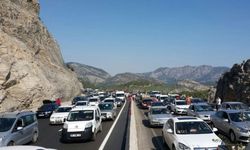 Antalya-Korkuteli’nde zincirleme kaza… Yol trafiğe kapatıldı