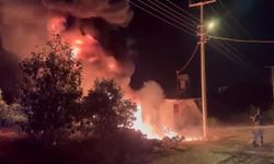 Antalya'da korkutan yangın... Az kalsın kül olacaktı