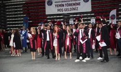 Akdeniz Üniversitesi’nin genç hekimleri yeminlerini etti