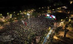 Antalya’da tüm sokaklarda aynı sloganlar atıldı… Çeyrek final sevinci Antalyalıları bir araya getirdi