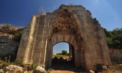 Antalya’nın tarihi kervansarayı korunamıyor… Bir tarihi eser daha ölüyor!