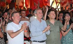 Kepez Belediyesi’nin dev ekranı Antalyalıları buluşturdu… Dokumapark’ta maç heyecanı