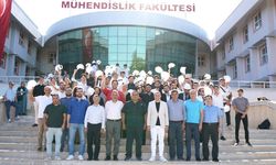 Antalya'da mühendislerden yeni mezunlara anlamlı hediye… Beyaz baret verdiler