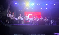 Antalya Korkuteli Altın Kiraz Yağlı Pehlivan Güreşleri ve Şehzade Korkut Şenlikleri konserleri başladı