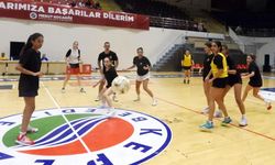 Kepez Belediyesi Kulübü KBBL’den futbollu antrenman