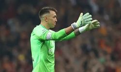 Rigas FS - GS Maçında Muslera Neden Oynamıyor, Cezalı mı Sakat mı?