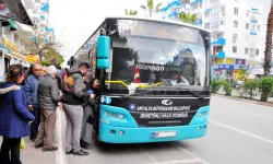 Antalya’daki trafik yoğunluğu belediye otobüslerinin seferlerini aksatıyor