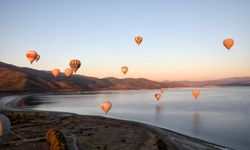 Türkiye’nin Maldivleri Salda Gölü'nde balonlar havalandı