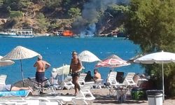 Antalya’nın mavi sularında yangın paniği… Alev alan tur teknesi sulara gömüldü