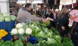 Antalya’da pazar fiyatları dudak uçuklattı… Fiyatları gören tezgaha yaklaşamadı