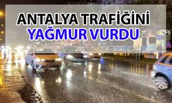 Antalya’da sağanak yağış bu kez trafiği vurdu