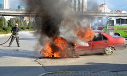 Adliye otoparkından çıkarken alev alan aracın sürücüsü korku yaşadı