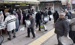 Uygun fiyata satılan ürünler izdihama neden oldu