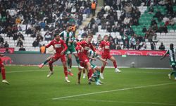 Antalyaspor komşudan puanla döndü