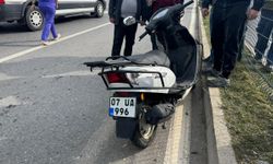 Yolun soluna geçmeye çalışan motosiklet otomobille çarpıştı