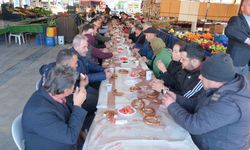 Kemer Belediye Başkanı Necati Topaloğlu’ndan pazar esnafına kahvaltı