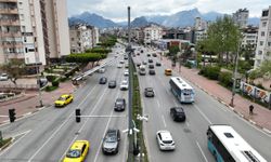 Antalya’nın trafik kaosuna Antalya Büyükşehir Belediyesi’nden 2040 planı ihalesi