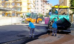 Alanya Belediyesi o kavşak ve çevresini sıcak asfaltla buluşturdu