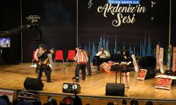 "Akdeniz'in Sesi" programıyla Isparta'nın kültürü ve türküleri Antalyalılarla buluşturuldu