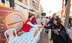 Mersin Büyükşehir Belediyesi, Regaip Kandili'nde 15 bin kandil simidi dağıttı