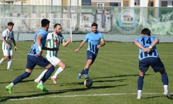 Serik Belediyespor  sahasında ağırladığı Ankara Demirspor ile 2-2 berabere kaldı