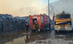 Aydın’da kağıt fabrikasında korkutan yangın… Belediyenin imkanları seferber edildi