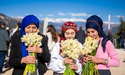 Mersin'de 'Nergis Şenliği' fotoğraf yarışmasının kazananları ödüllerini aldı