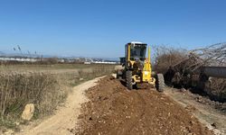 Aksu Belediyesi’ne tepki… “Mahallede çöp konteyneri bile yok”