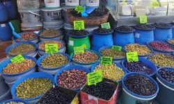 Muratpaşa semt pazarında kahvaltılık zeytin fiyatları el yakıyor