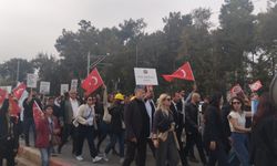 Antalya’da ‘Ekrem İmamoğlu’ yürüyüşü başladı… Bütün Antalya tek noktada buluştu