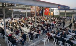 Manavgat Belediyesi, Gündoğdu Mahallesi’nde iftar sofrası kurdu